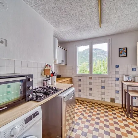 Le Ferjus Apartment *